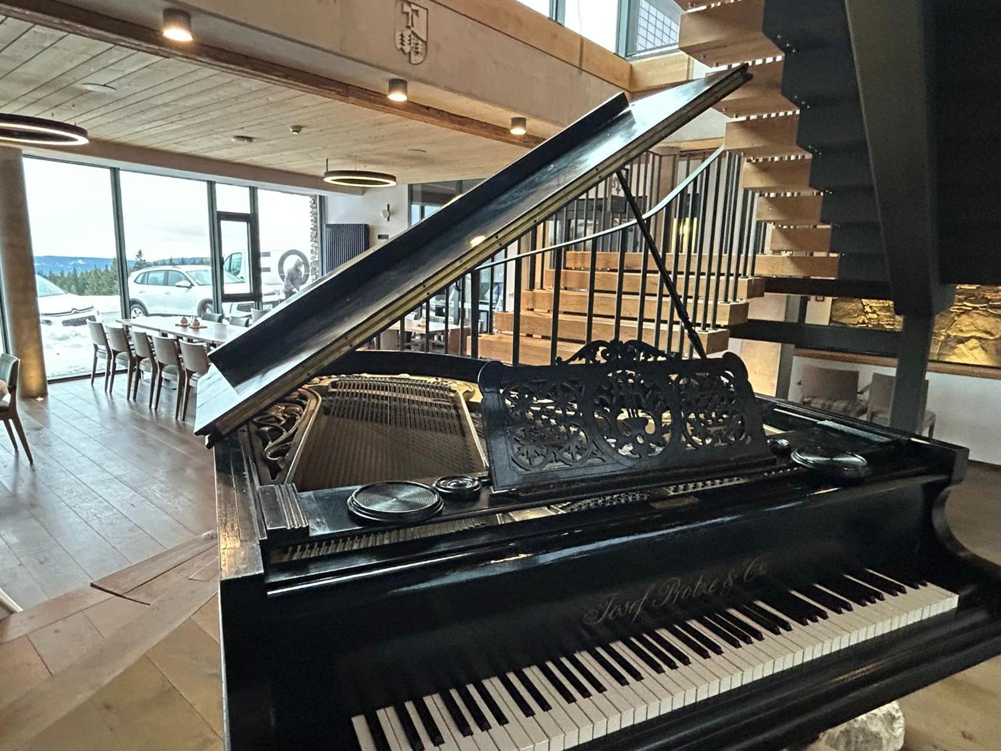 Erlebachova Bouda, Hotel - Resort Svaty Frantisek Spindleruv Mlyn Exterior photo